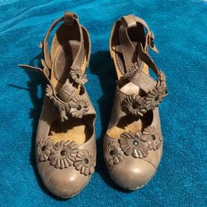 Miss Albright size 8 1/2